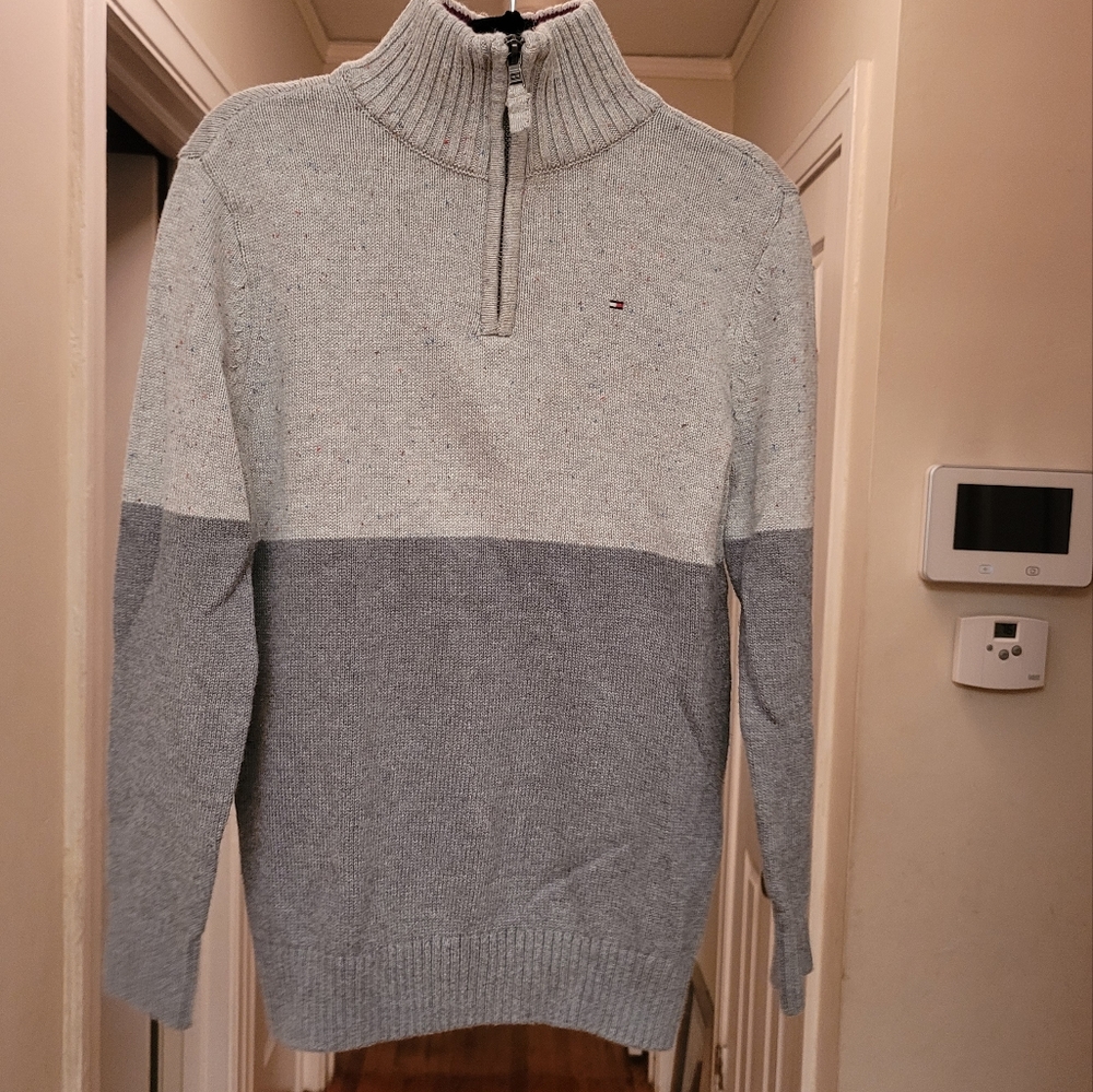 Tommy Hilfiger Boys' Sweater - EUC